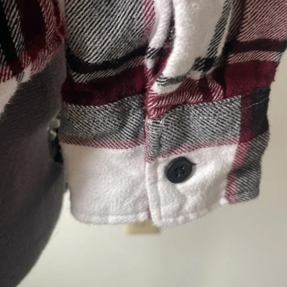 American eagle shirt size extra small black gray and burgundy plaid - Picture 6 of 10
